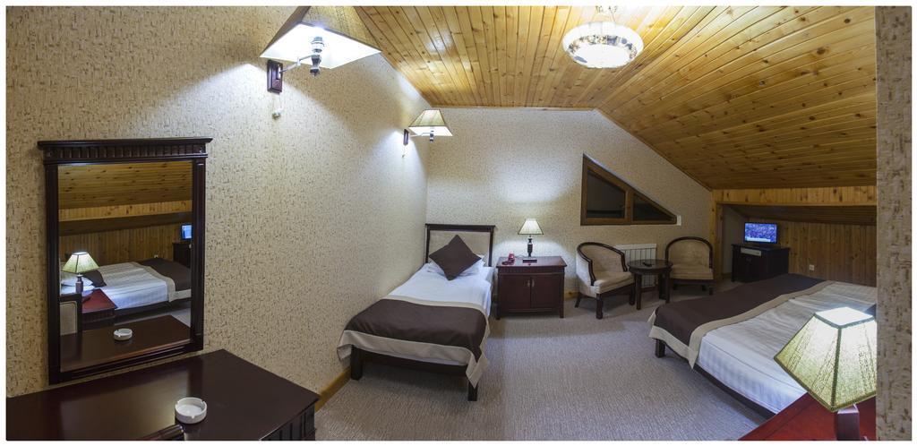 Hotel Victoria บาคูเรียนี ภายนอก รูปภาพ